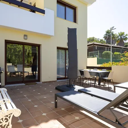 Padel Whit Pool - By Hdproperties
